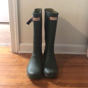 HUNTER HUNTRESS BOOTS- SIZE 8